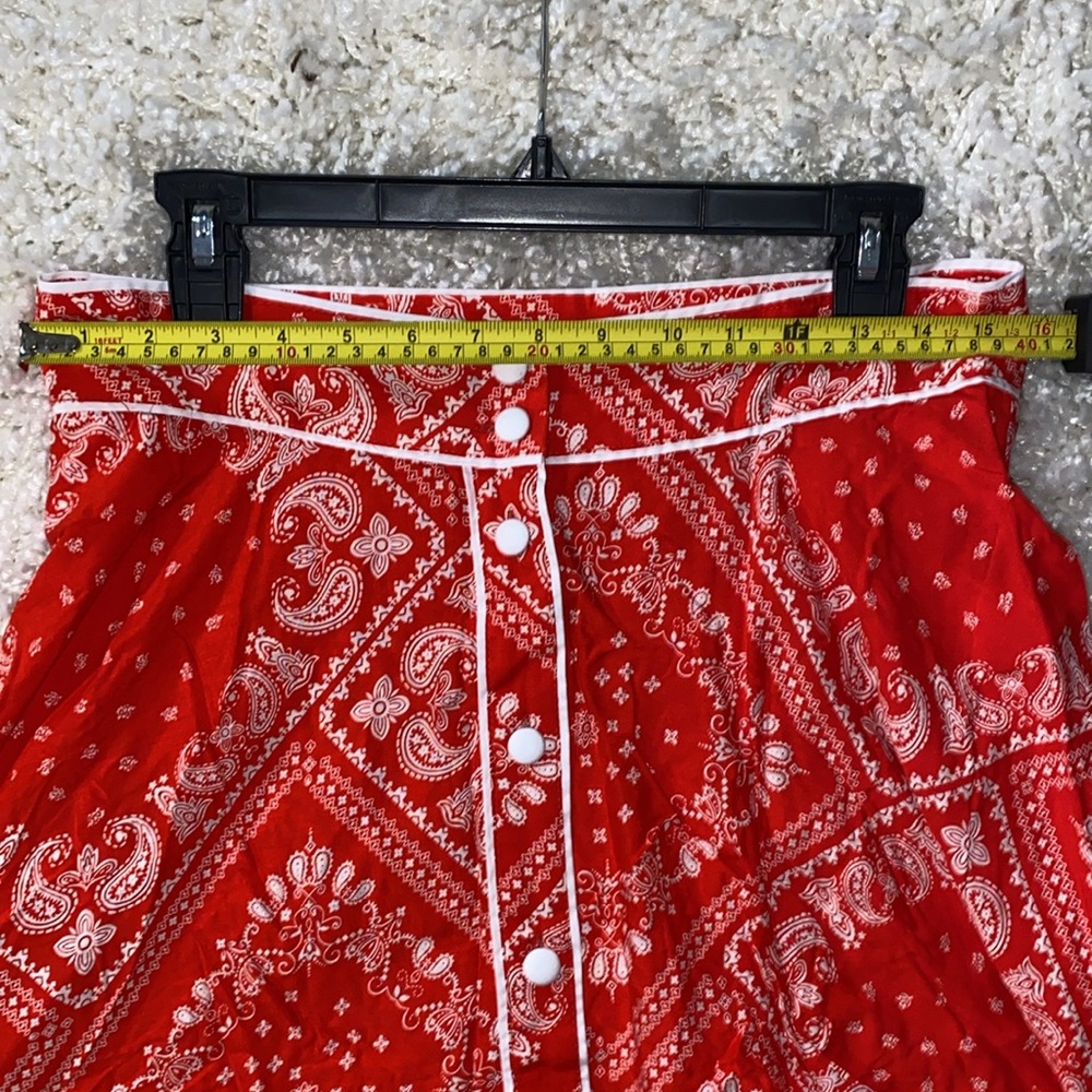 NWT ModCloth red bandanna paisley A-line skirt with packets size large - Picture 4 of 5